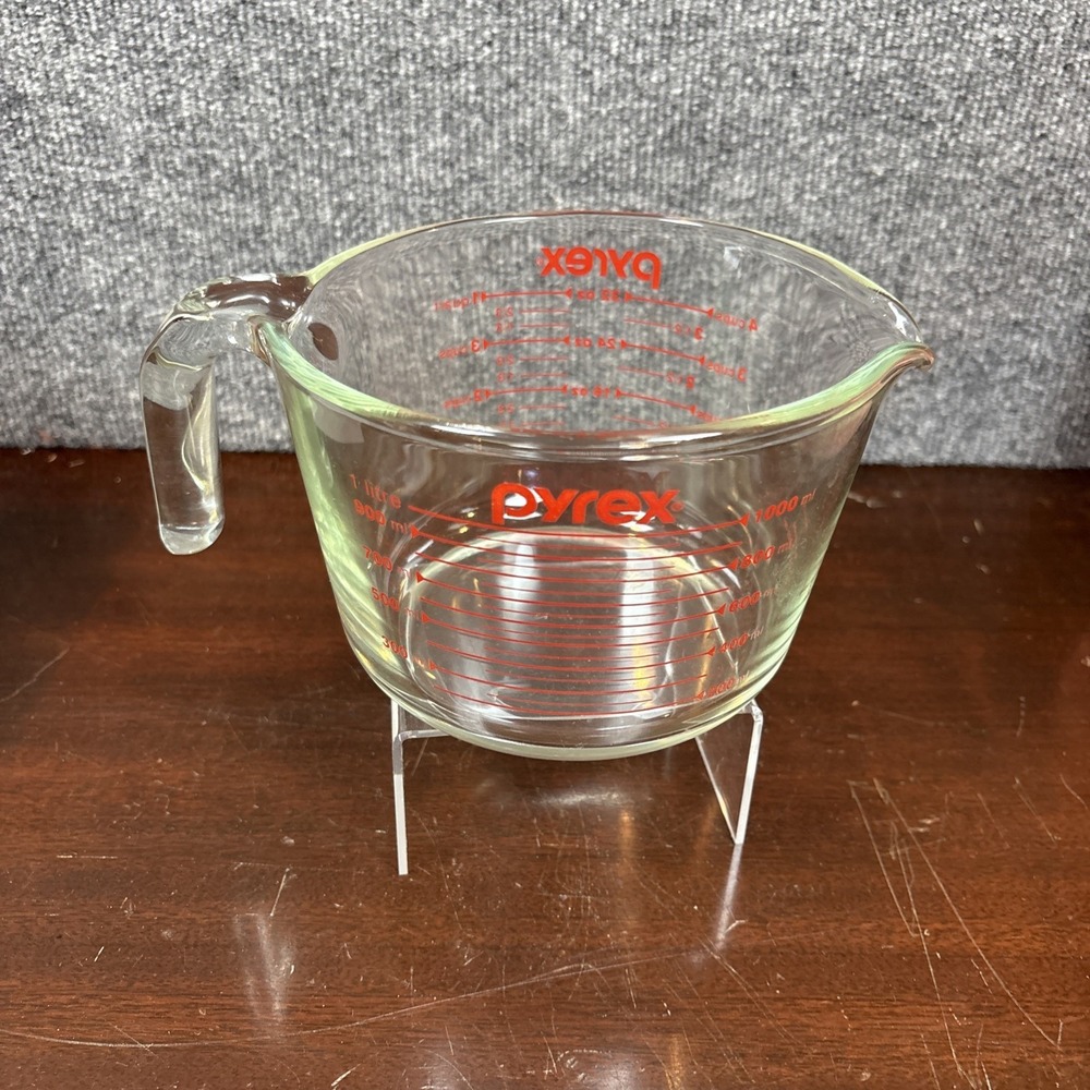 Pyrex Measuring 4 Cup (32 Oz) Glass, Clear, Red